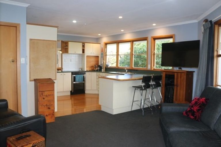 Photo of property in 30 Churchill Avenue, Hokowhitu, Palmerston North, 4410