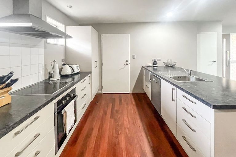 Photo of property in 9 Field Terrace, Upper Riccarton, Christchurch, 8041