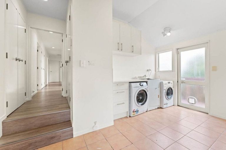 Photo of property in 26 Vintage Drive, Henderson, Auckland, 0612