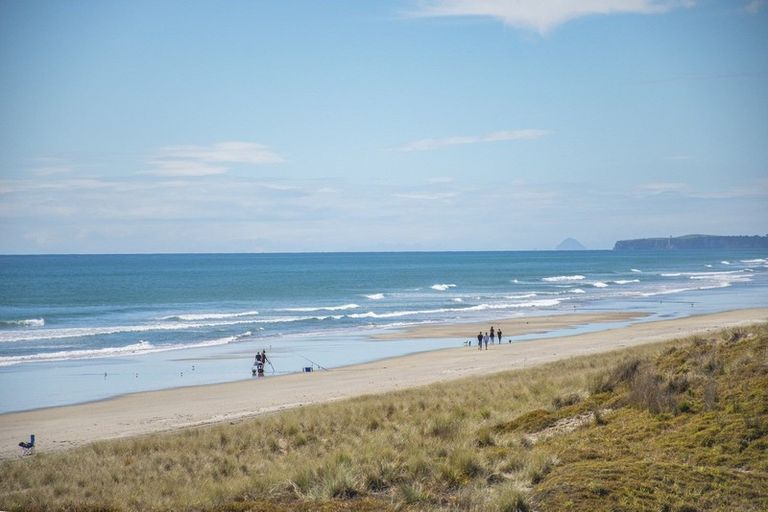 Photo of property in 1 Lennon Way, Papamoa Beach, Papamoa, 3118