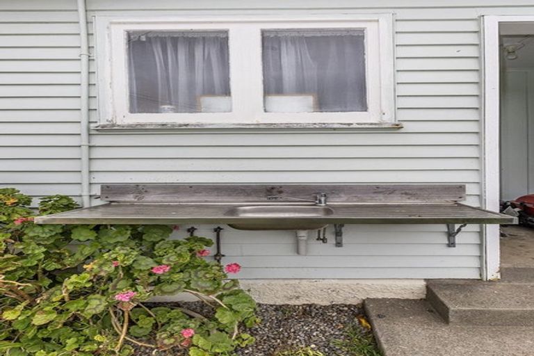 Photo of property in 1 Morere Street, Titahi Bay, Porirua, 5022