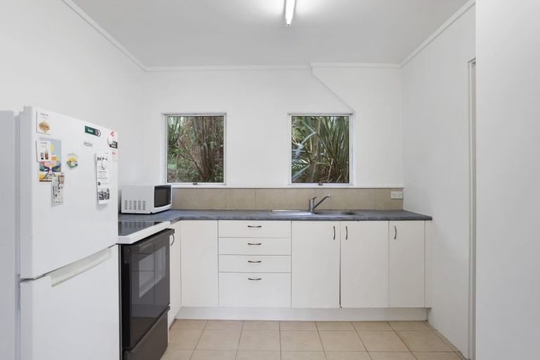 Photo of property in 82c Woodglen Road, Glen Eden, Auckland, 0602
