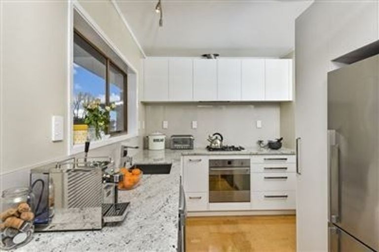 Photo of property in 16b Sydney Street, Hauraki, Auckland, 0622