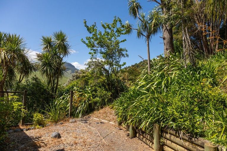 Photo of property in 17 Beach Place, Havelock, 7100