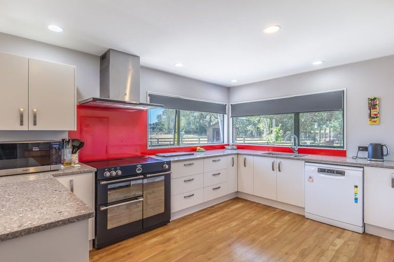 Photo of property in 59 Avenue North Road, Levin, 5510