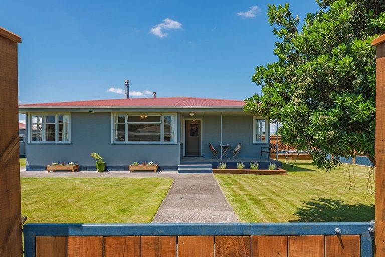 Photo of property in 28 Vernon Avenue, Takaro, Palmerston North, 4412
