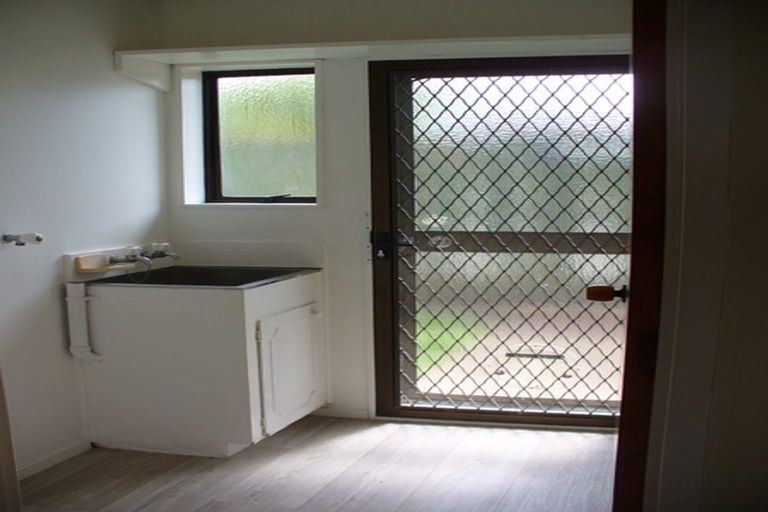 Photo of property in 3/2 Moana Avenue, Belmont, Auckland, 0622