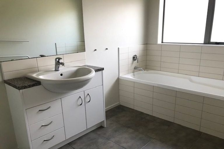 Photo of property in 300 Murphys Road, Flat Bush, Auckland, 2019