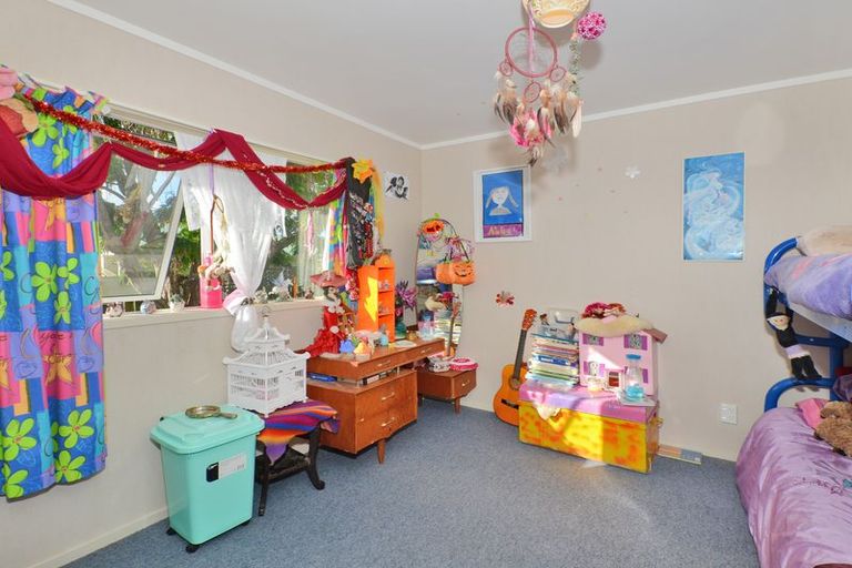 Photo of property in 54 Nottingham Street, Karori, Wellington, 6012