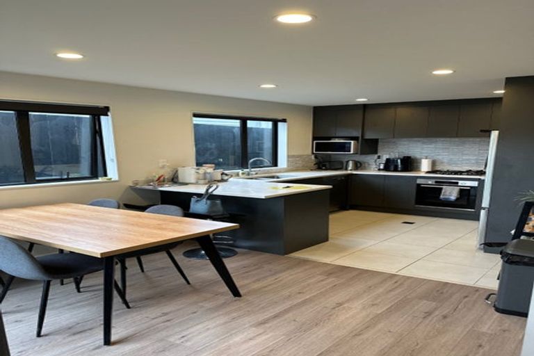 Photo of property in 10a Kelkirk Street, Kelston, Auckland, 0602