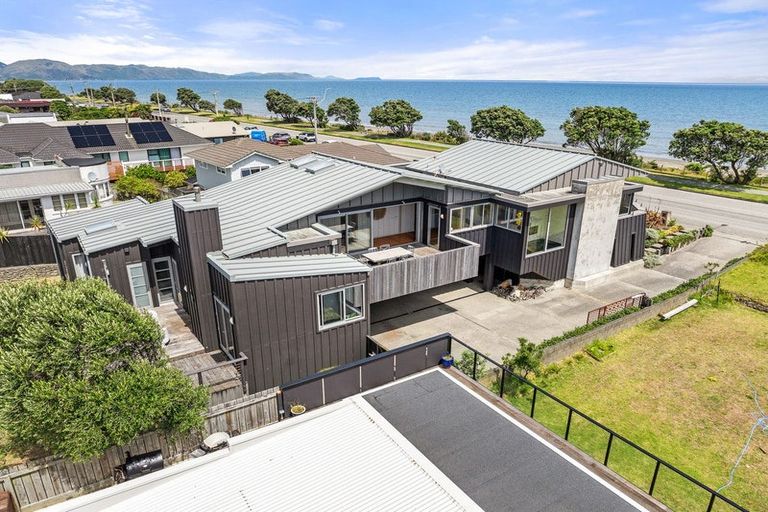 Photo of property in 88 Marine Parade, Paraparaumu Beach, Paraparaumu, 5032
