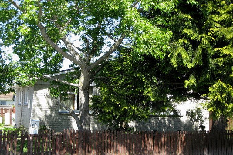 Photo of property in 11 Denniston Crescent, Redwood, Christchurch, 8051