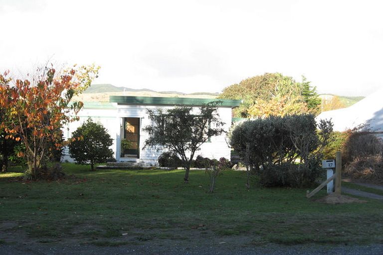 Photo of property in 37 Dale Road, Raumati South, Paraparaumu, 5032