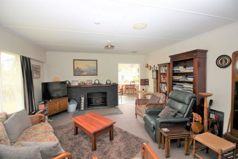 Photo of property in 13 Chamberlain Street, Dannevirke, 4930