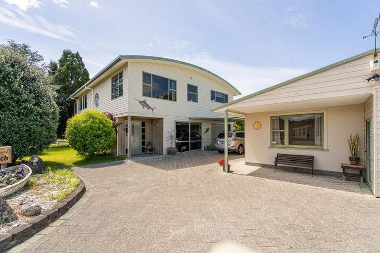 Photo of property in 16 Endeavour Place, Cooks Beach, Whitianga, 3591