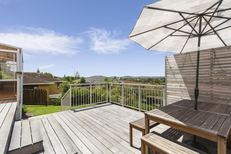Photo of property in 41 Hepburn Road, Glendene, Auckland, 0602