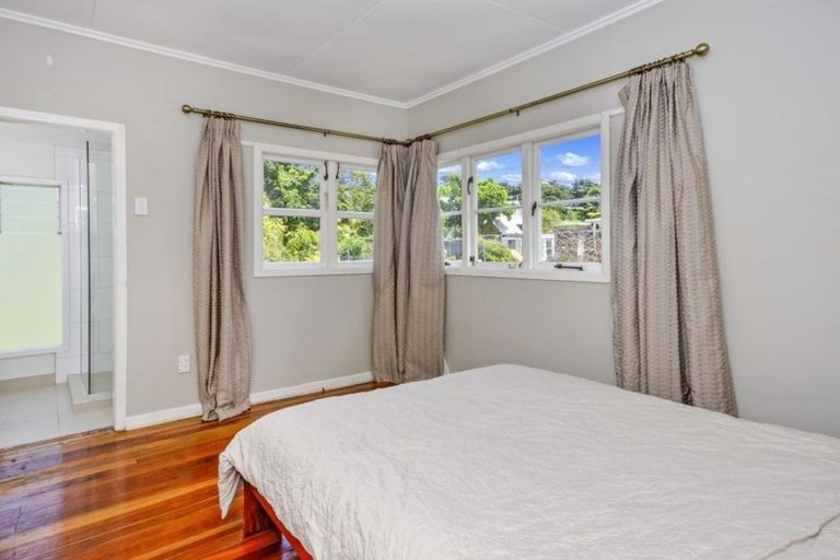 Photo of property in 214 Onewa Road, Birkenhead, Auckland, 0626