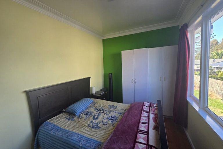 Photo of property in 15 Brains Road, Kelston, Auckland, 0602