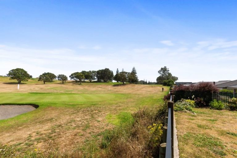 Photo of property in 4 Golf Course Lane, Waiwhakaiho, New Plymouth, 4312