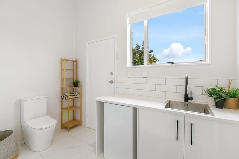 Photo of property in 1b Bowater Place, Manurewa, Auckland, 2102