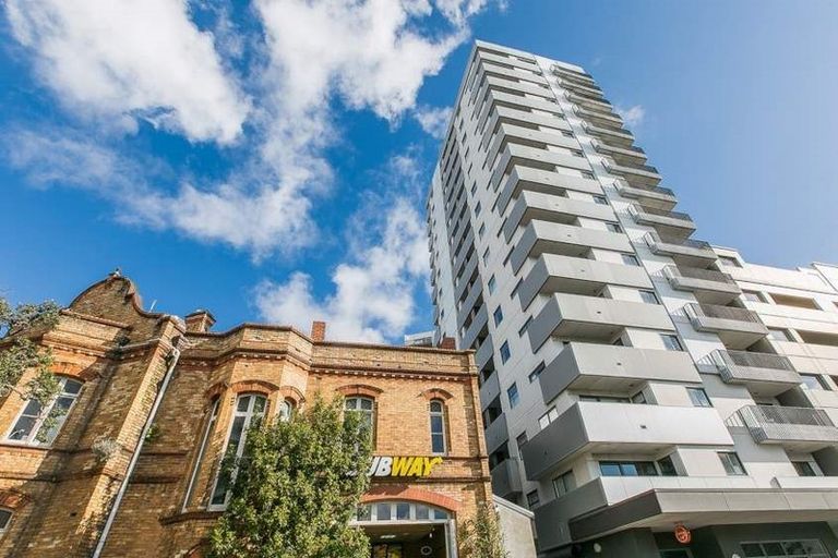 Photo of property in St Paul Apartments, 2e/4 Saint Paul Street, Auckland Central, Auckland, 1010