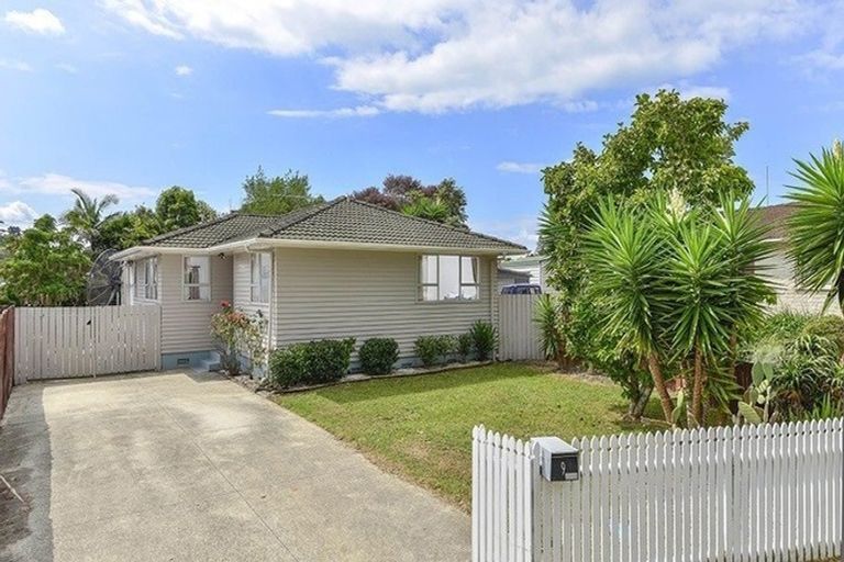 Photo of property in 9 Tangelo Place, Bucklands Beach, Auckland, 2012