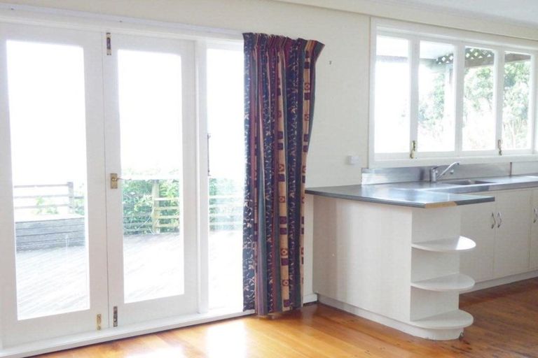 Photo of property in 92 Seatoun Heights Road, Seatoun, Wellington, 6022