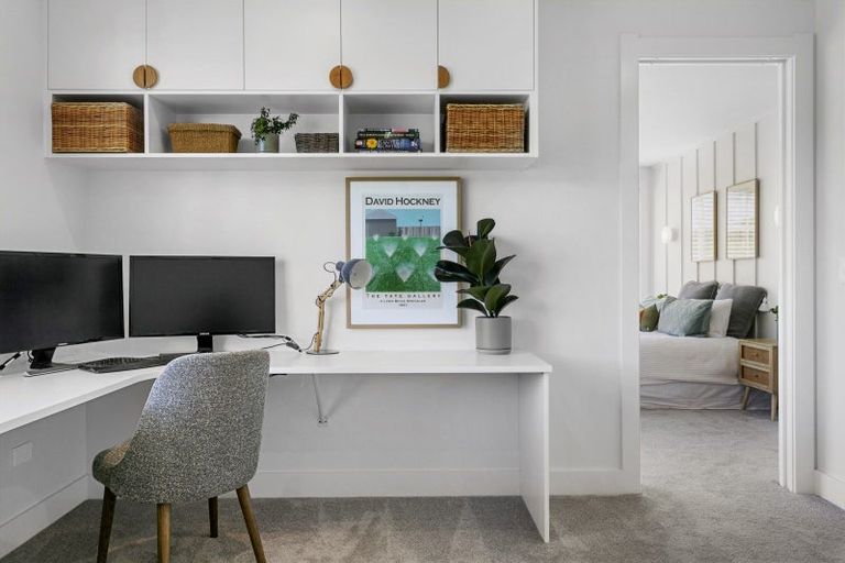 Photo of property in 5 Lens Way, Acacia Bay, Taupo, 3385