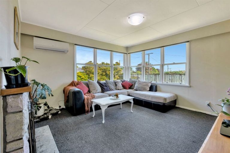 Photo of property in 23 Miro Street, Merrilands, New Plymouth, 4312