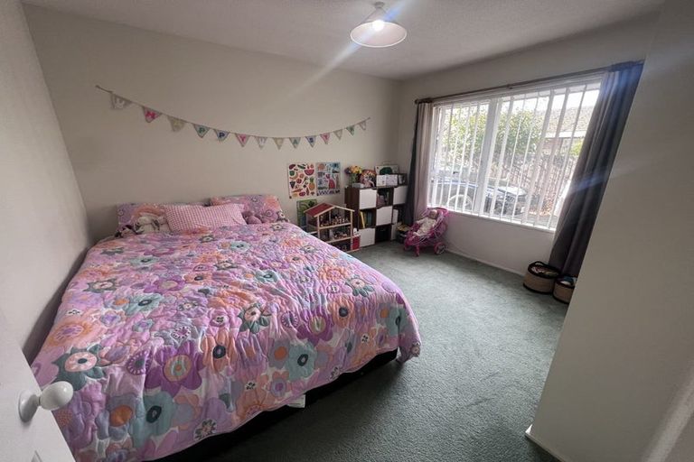 Photo of property in 2/19 Siska Place, Upper Riccarton, Christchurch, 8041