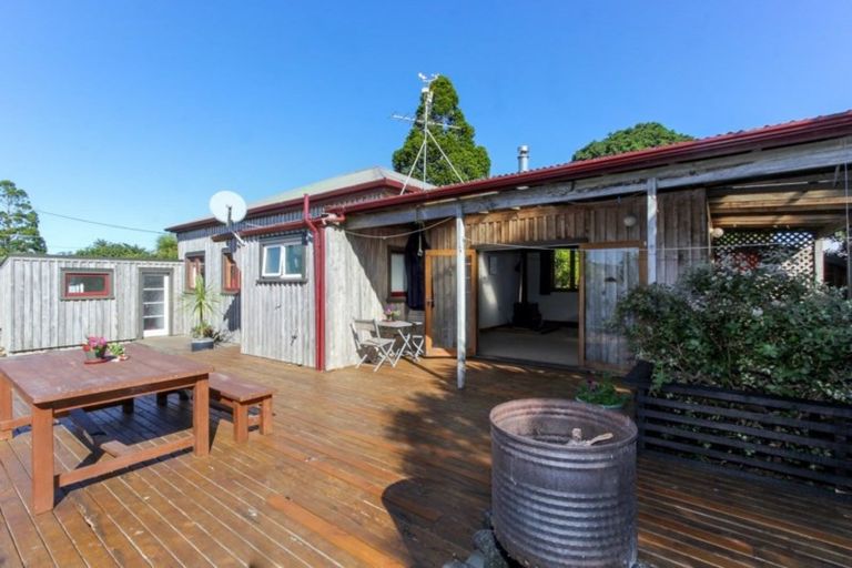 Photo of property in 65 Carthew Street, Okato, 4335