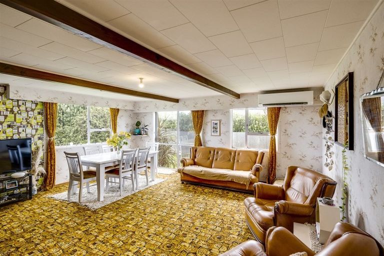 Photo of property in 155 School Road, Clive, 4102