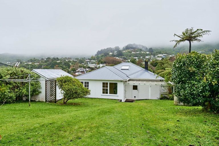 Photo of property in 13 Roy Street, Tawa, Wellington, 5028