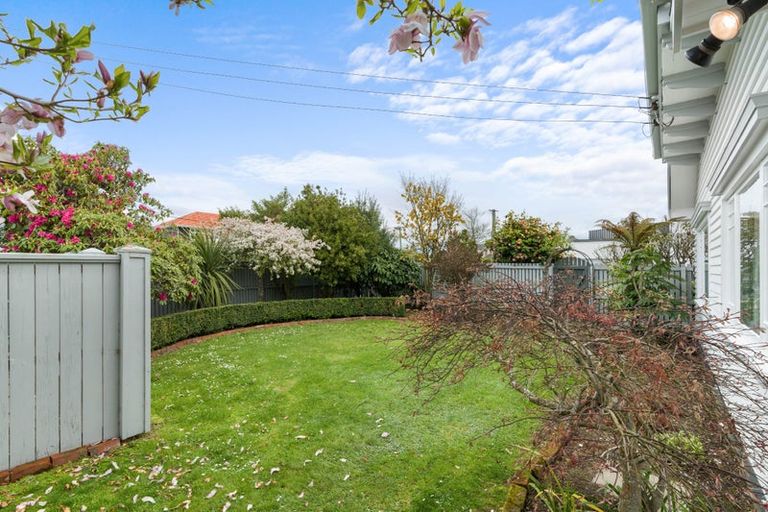 Photo of property in 15 Roa Road, Fendalton, Christchurch, 8041