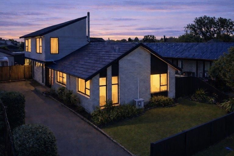 Photo of property in 2 Ebert Place, Rangiora, 7400