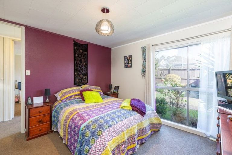 Photo of property in 4/109a Te Atatu Road, Te Atatu South, Auckland, 0610