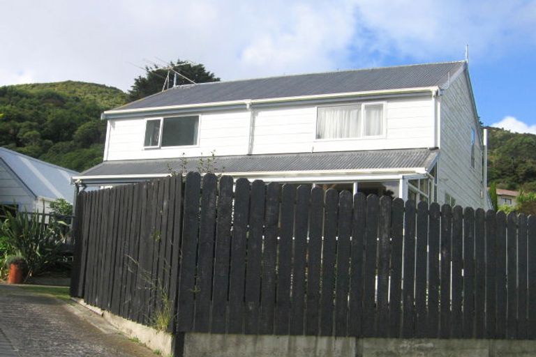 Photo of property in 10 Fiona Grove, Karori, Wellington, 6012