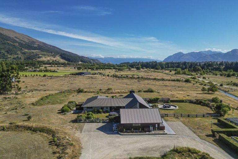 Photo of property in 22 Grayburn Lane, Albert Town, Wanaka, 9382