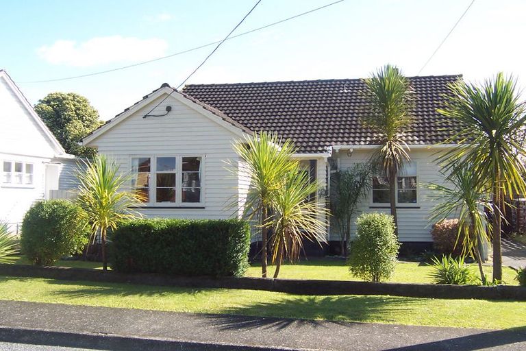 Photo of property in 12 Churchill Drive, Wilton, Wellington, 6035