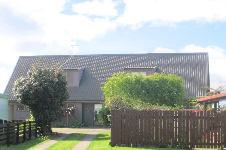 Photo of property in 10 Knox Place, Greerton, Tauranga, 3112