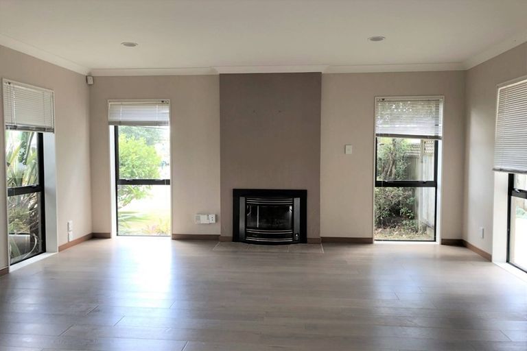 Photo of property in 20 Fergy Crescent, Wattle Downs, Auckland, 2103