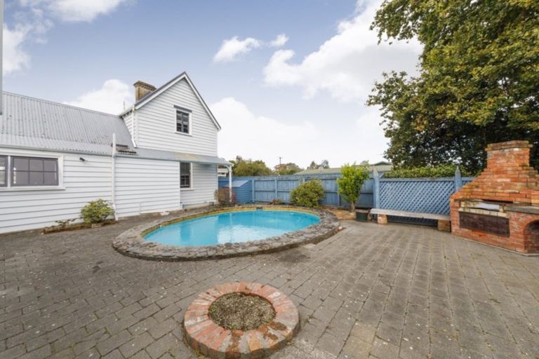 Photo of property in 15 Daniell Street, Bulls, 4818