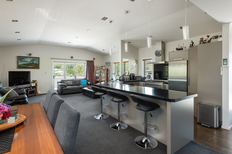 Photo of property in 14 Beach Road, Waikawa, Picton, 7220