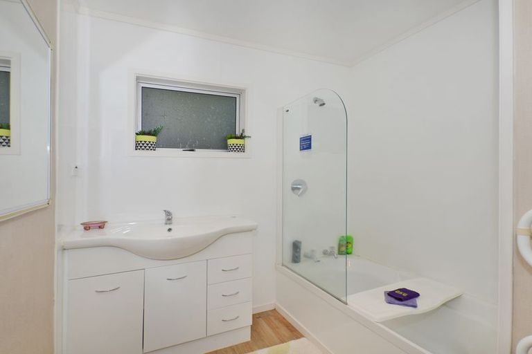 Photo of property in 54 Nottingham Street, Karori, Wellington, 6012