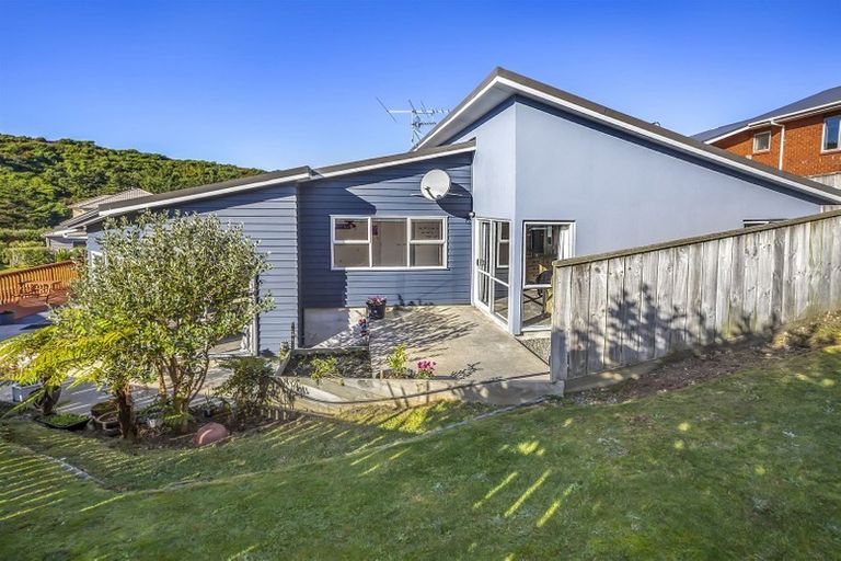 Photo of property in 3 Tararua Close, Aotea, Porirua, 5024