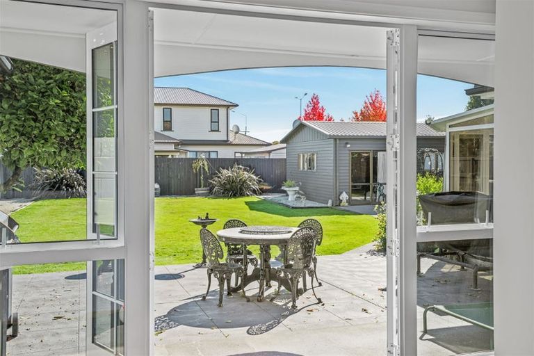 Photo of property in 688b Main North Road, Belfast, Christchurch, 8051