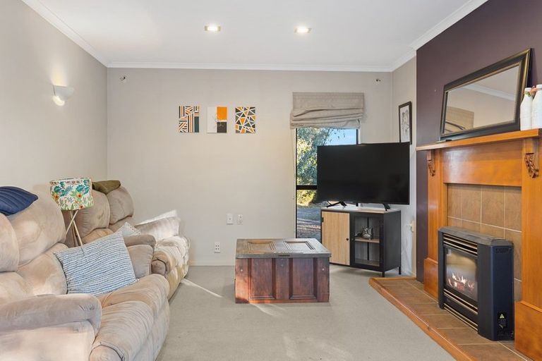 Photo of property in 9 Banks Place, Rangiora, 7400