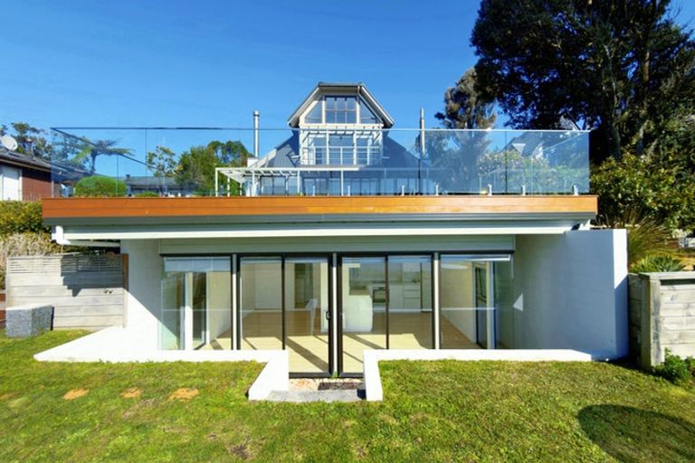Photo of property in 6 Cliff Road, Torbay, Auckland, 0630