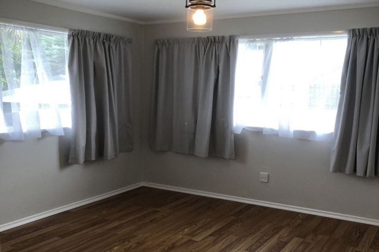 Photo of property in 24 Sequoia Place, Sunnynook, Auckland, 0620