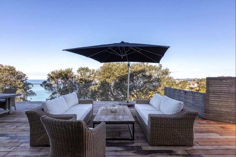 Photo of property in 8 Sykes Avenue, Hatfields Beach, Orewa, 0931